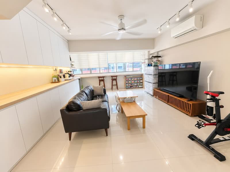 614 Yishun Street 61, 614 Yishun Street 61, 3 Bedrooms, 1,572 sqft, HDB Flat For Sale, by Dennis Lim, 500206921 - Living Room - PropertyGuru.com.sg