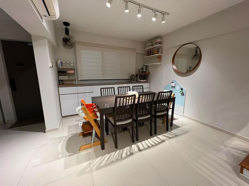 614 Yishun Street 61, 614 Yishun Street 61, 3 Bedrooms, 1,572 sqft, HDB Flat For Sale, by Dennis Lim, 500206921 - Dining Room - PropertyGuru.com.sg