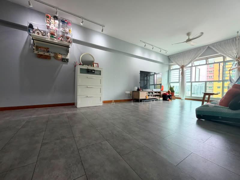 651 Punggol Central, 651 Punggol Central, 3 Bedrooms, 1,184 sqft, HDB Flat For Sale, by Yuna Lim, 500206923 - Living Room - PropertyGuru.com.sg