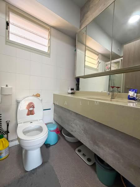 651 Punggol Central, 651 Punggol Central, 3 Bedrooms, 1,184 sqft, HDB Flat For Sale, by Yuna Lim, 500206923 - Bathroom - PropertyGuru.com.sg