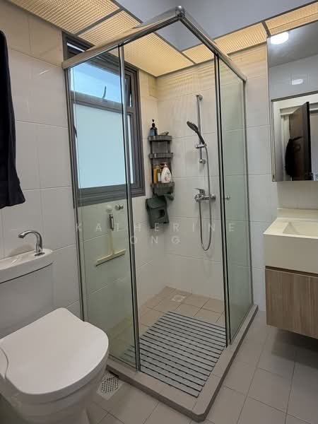 53 Strathmore Avenue, 53 Strathmore Avenue, 2 Bedrooms, 667 sqft, HDB Flat For Rent, by Katherine Ong, 500206933 - Bathroom - PropertyGuru.com.sg