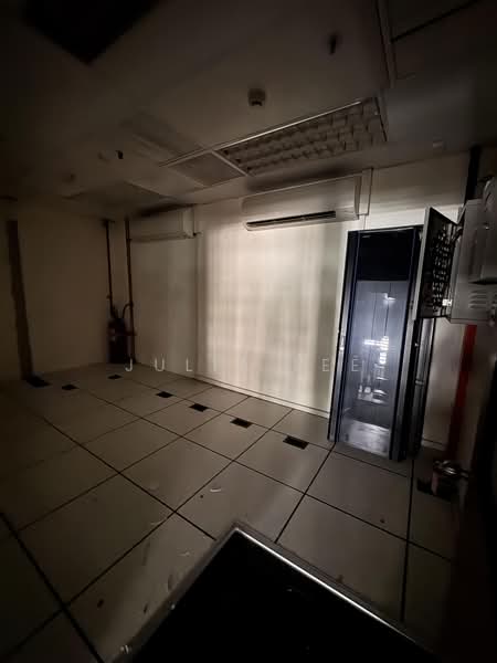 SIS Building, 4 Leng Kee Road, 3,810 sqft, Light Industrial (B1) For Rent, by Julia Lee, 500206935 - Interior - CommercialGuru.com.sg