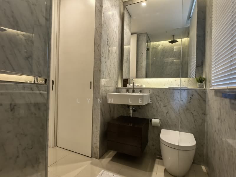 Scotts Square, 6 Scotts Road, 2 Bedrooms, 947 sqft, Condominium For Sale, by Lynn Lee, 500206947 - Bathroom - PropertyGuru.com.sg