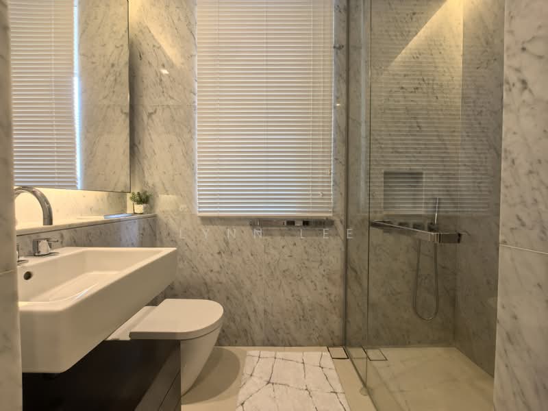 Scotts Square, 6 Scotts Road, 2 Bedrooms, 947 sqft, Condominium For Sale, by Lynn Lee, 500206947 - Bathroom - PropertyGuru.com.sg