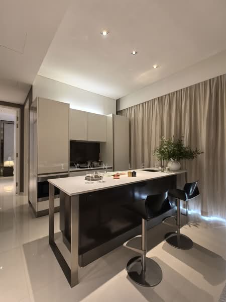 Scotts Square, 6 Scotts Road, 2 Bedrooms, 947 sqft, Condominium For Sale, by Lynn Lee, 500206947 - Kitchen - PropertyGuru.com.sg