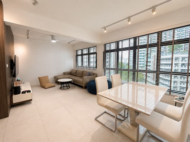 365C Upper Serangoon Road, 365C Upper Serangoon Road, 3 Bedrooms, 990 sqft, HDB Flat For Sale, by Tay Yixian, 500206948 - Living Room - PropertyGuru.com.sg