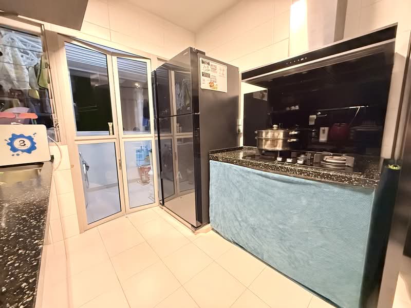 523D Tampines Central 7, 523D Tampines Central 7, 3 Bedrooms, 1,216 sqft, HDB Flat For Sale, by CeLia Nunes, 500206950 - Kitchen - PropertyGuru.com.sg