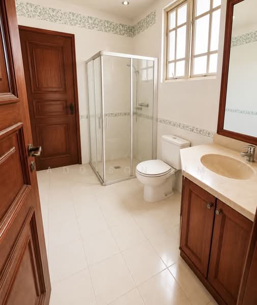 Tai Keng Gardens, Tai Keng Gardens, 5 Bedrooms, 2,318 sqft, Terraced House For Sale, by Addison Lim, 500206952 - Bathroom - PropertyGuru.com.sg