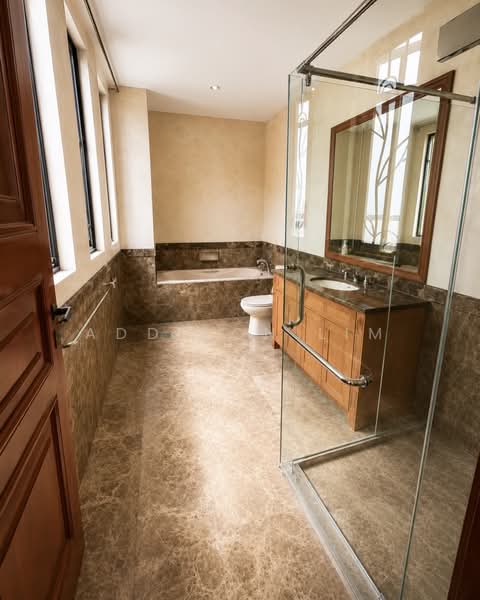 Tai Keng Gardens, Tai Keng Gardens, 5 Bedrooms, 2,318 sqft, Terraced House For Sale, by Addison Lim, 500206952 - Bathroom - PropertyGuru.com.sg