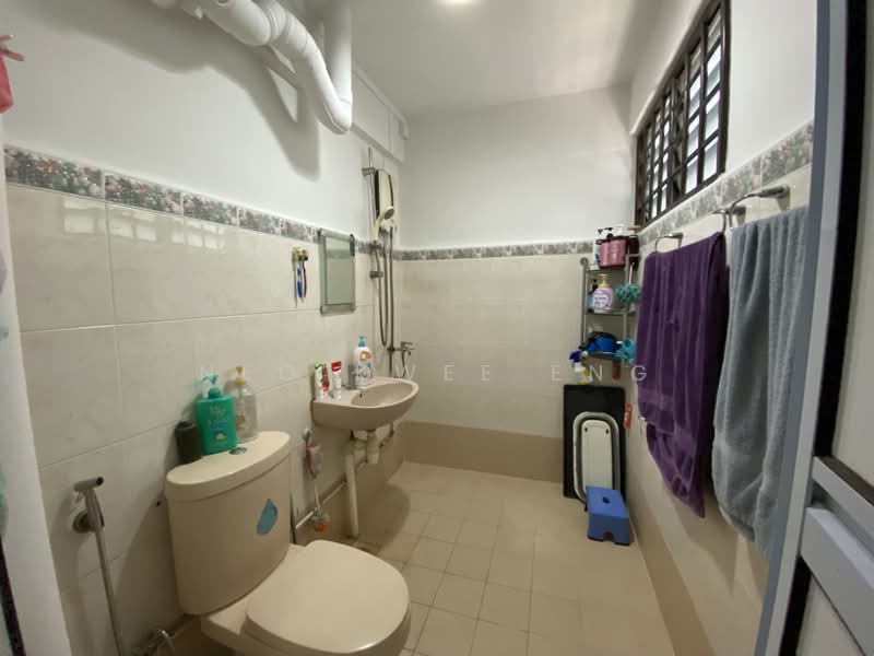 760 Yishun Street 72, 760 Yishun Street 72, 3 Bedrooms, 1,313 sqft, HDB Flat For Sale, by Neo Kwee Eng, 500206955 - Master Bathroom - PropertyGuru.com.sg