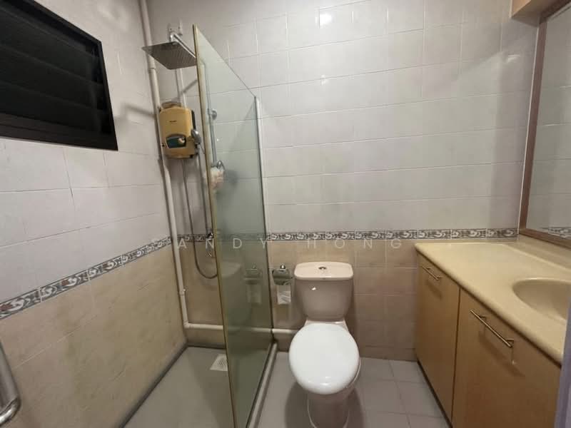 674A Jurong West Street 65, 674A Jurong West Street 65, 3 Bedrooms, 1,184 sqft, HDB Flat For Sale, by Sandy Hong, 500206961 - Bathroom - PropertyGuru.com.sg