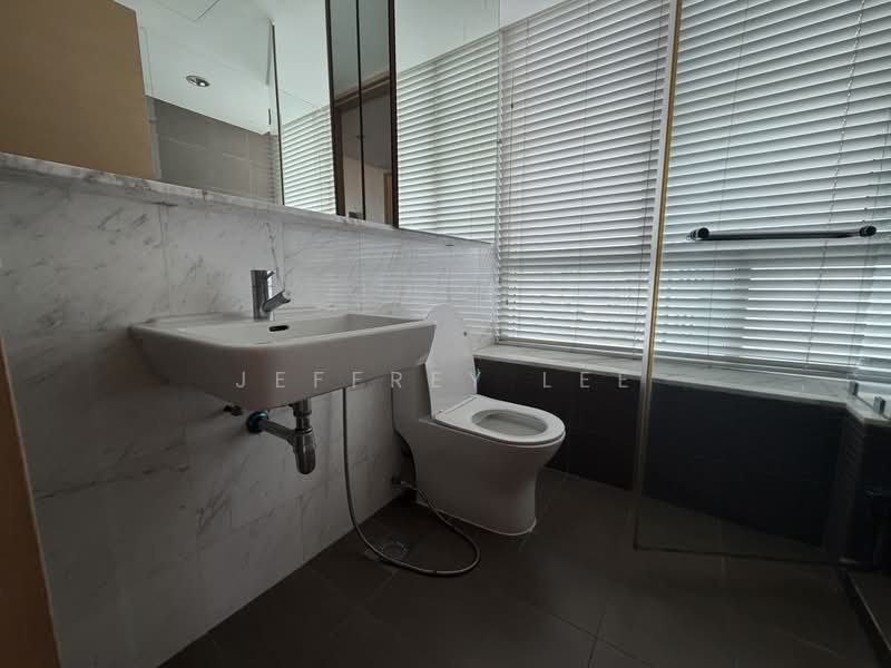 Domain 21, 21 Delta Road, 3 Bedrooms, 1,023 sqft, Condominium For Sale, by Jeffrey Lee, 500206963 - Bathroom - PropertyGuru.com.sg