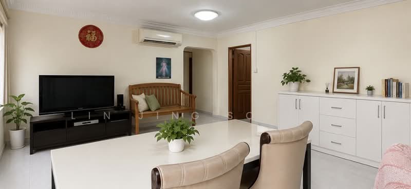 832 Yishun Street 81, 832 Yishun Street 81, 3 Bedrooms, 1,313 sqft, HDB Flat For Sale, by Lin Jing Sophia, 500206964 - Living Room - PropertyGuru.com.sg