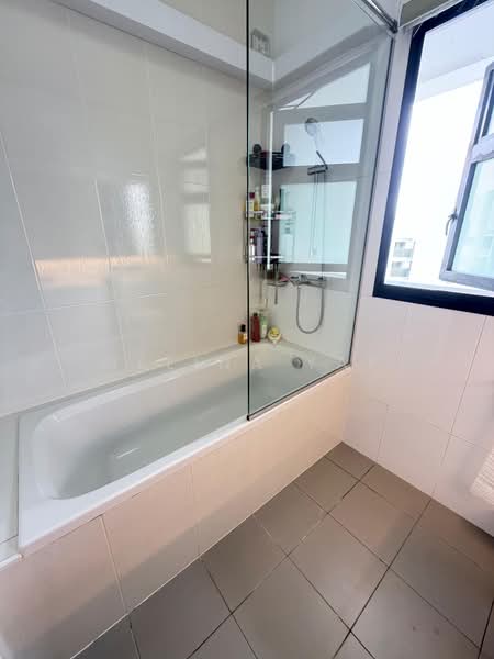 107B Bidadari Park Drive, 107B Bidadari Park Drive, 3 Bedrooms, 1,216 sqft, HDB Flat For Sale, by Melina Yap, 500206967 - Bathroom - PropertyGuru.com.sg