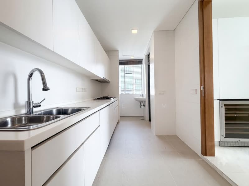 Skypark @ Somerset, 22 Saint Thomas Walk, 4 Bedrooms, 3,347 sqft, Apartment For Rent, by Chloe Lim, 500206969 - Kitchen - PropertyGuru.com.sg