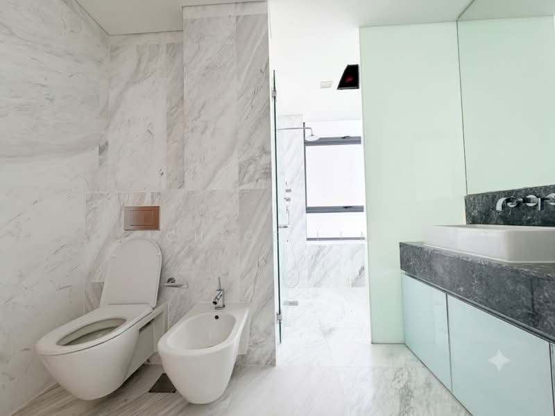 Skypark @ Somerset, 22 Saint Thomas Walk, 4 Bedrooms, 3,347 sqft, Apartment For Rent, by Chloe Lim, 500206969 - Bathroom - PropertyGuru.com.sg