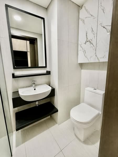 The Rise @ Oxley - Residences, 71 Oxley Rise, 3 Bedrooms, 1,163 sqft, Condominium For Rent, by Jacky Zhou, 500206970 - Bathroom - PropertyGuru.com.sg