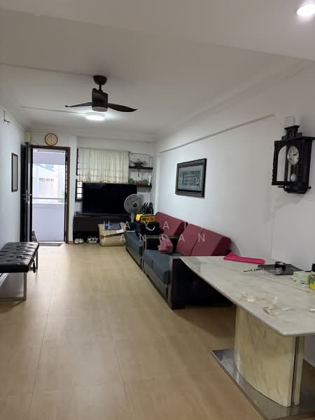 180 Bukit Batok West Avenue 8, 180 Bukit Batok West Avenue 8, 2 Bedrooms, 721 sqft, HDB Flat For Sale, by Hayati Jantan, 500206977 - Living Room - PropertyGuru.com.sg