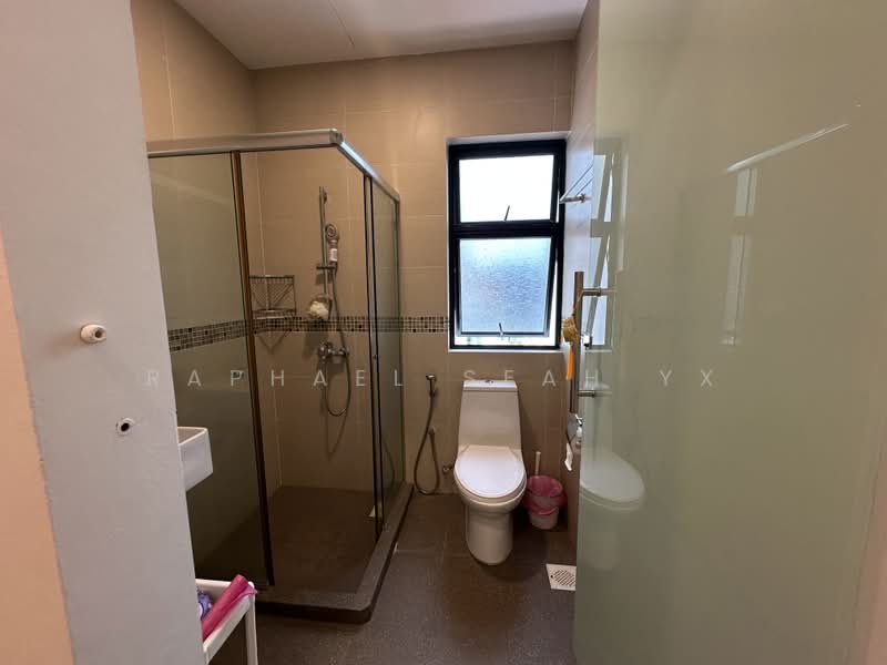 5 Bed 5 Bath, Near International Schools, Lor Chuan, Chuan Drive, Chuan Walk, 5 Bedrooms, 3,200 sqft, Terraced House For Rent, by Raphael Seah YX, 500206981 - Bathroom - PropertyGuru.com.sg