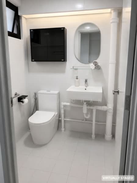 742 Yishun Avenue 5, 742 Yishun Avenue 5, 2 Bedrooms, 721 sqft, HDB Flat For Sale, by Derru Chang, 500206991 - Bathroom - PropertyGuru.com.sg
