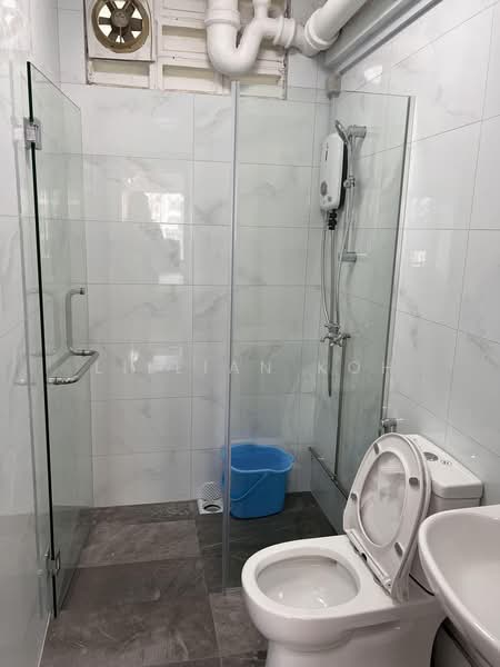 People's Park Complex, 1 Park Road, Room Rental, 100 sqft, Apartment For Rent, by Lillian Koh, 500206993 - Bathroom - PropertyGuru.com.sg
