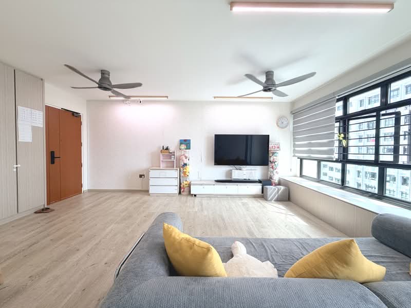 817B Keat Hong Link, 817B Keat Hong Link, 3 Bedrooms, 990 sqft, HDB Flat For Sale, by Nigel Tan, 500207007 - Living Room - PropertyGuru.com.sg