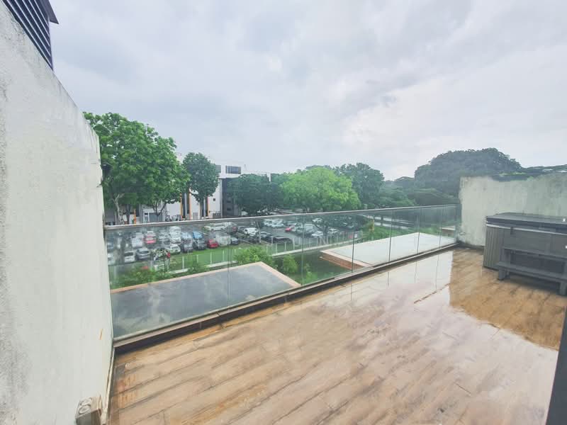 Flora View, 1 Ang Mo Kio Street 66, Room Rental, 200 sqft, Apartment For Rent, by Wong Jun Jie, 500207012 - Balcony - PropertyGuru.com.sg