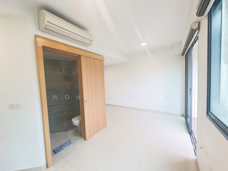 Flora View, 1 Ang Mo Kio Street 66, Room Rental, 200 sqft, Apartment For Rent, by Wong Jun Jie, 500207012 - Bathroom - PropertyGuru.com.sg