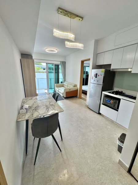 Eight Riversuites, 2 Whampoa East, 2 Bedrooms, 700 sqft, Condominium For Sale, by Chris Lim, 500207014 - Kitchen - PropertyGuru.com.sg