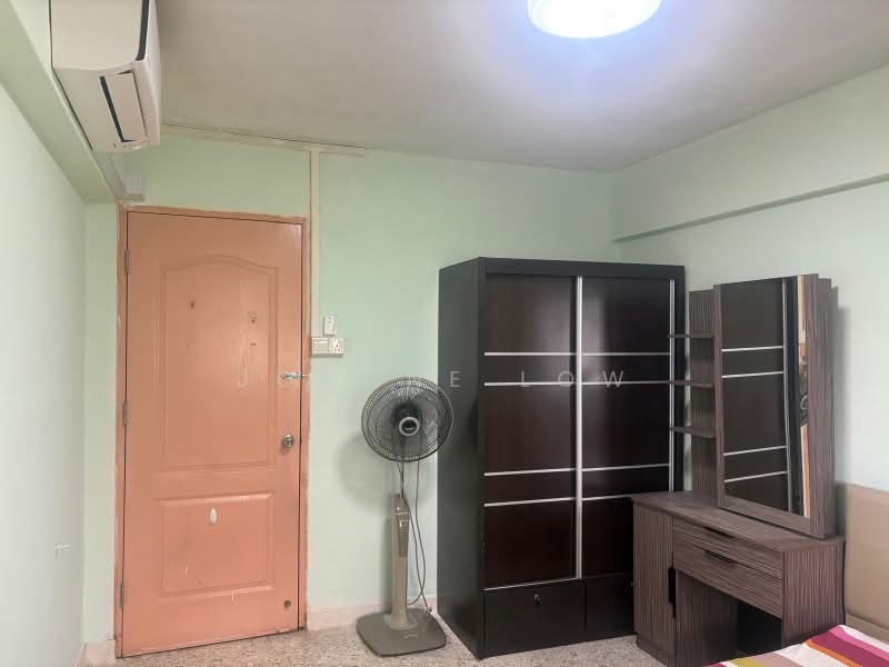 705 Clementi West Street 2, 705 Clementi West Street 2, 2 Bedrooms, 721 sqft, HDB Flat For Rent, by Joanne Low, 500207023 - Bedroom - PropertyGuru.com.sg