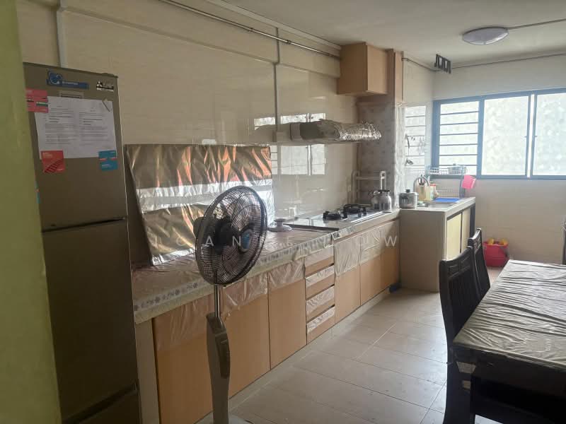 705 Clementi West Street 2, 705 Clementi West Street 2, 2 Bedrooms, 721 sqft, HDB Flat For Rent, by Joanne Low, 500207023 - Kitchen - PropertyGuru.com.sg