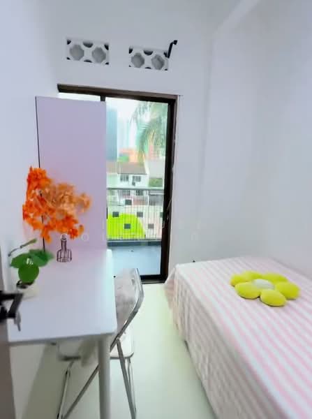 Kim Sia Court, 1 Jalan Jintan, Room Rental, 100 sqft, Condominium For Rent, by ling, 500207051 - Bedroom - PropertyGuru.com.sg