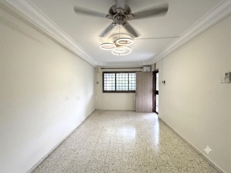 457 Jurong West Street 41, 457 Jurong West Street 41, 2 Bedrooms, 786 sqft, HDB Flat For Sale, by Daniel Kiong, 500207065 - Living Room - PropertyGuru.com.sg