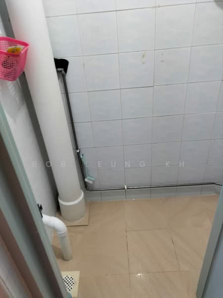 100 Lorong 1 Toa Payoh, 100 Lorong 1 Toa Payoh, Room Rental, 100 sqft, HDB Flat For Rent, by Bob Leung KH, 500207070 - Bathroom - PropertyGuru.com.sg