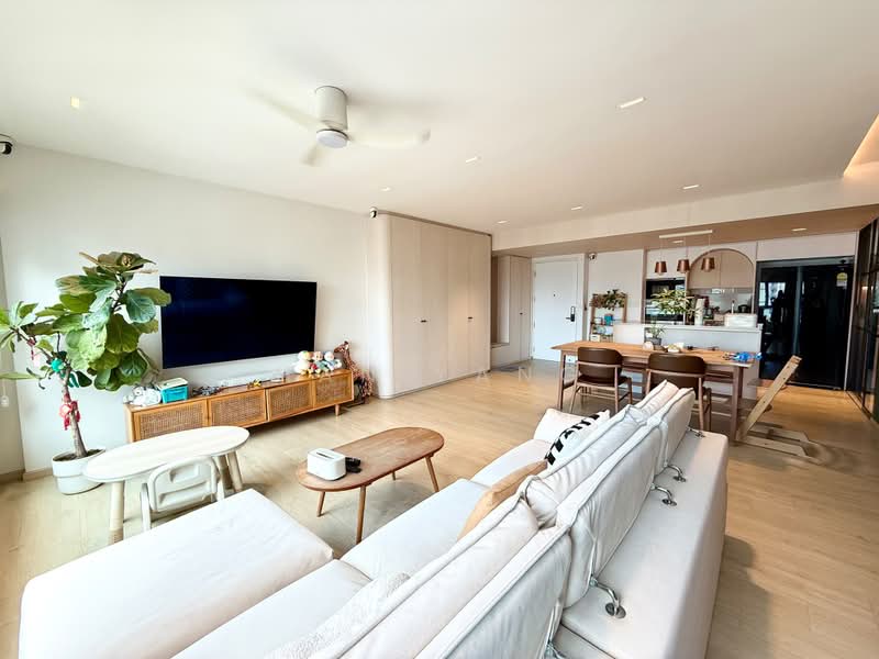 528B Costa Ris, 528B Pasir Ris Street 51, 3 Bedrooms, 1,216 sqft, HDB Flat For Sale, by Han Yang, 500207077 - Living Room - PropertyGuru.com.sg