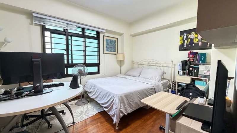 987D Jurong West Street 93, 987D Jurong West Street 93, 3 Bedrooms, 1,206 sqft, HDB Flat For Sale, by James Yeo, 500207085 - Bedroom - PropertyGuru.com.sg