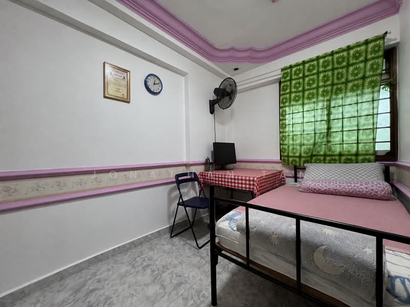 643 Jurong West Street 61, 643 Jurong West Street 61, 4 Bedrooms, 969 sqft, HDB Flat For Sale, by Jonathan Tan, 500207095 - Bedroom - PropertyGuru.com.sg
