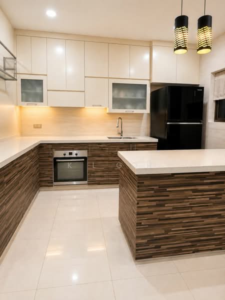 ⭐️⭐️LANDED7772@KOVAN VICINITY NICELY RENOVATED TERRACE AT GOOD PRICE, Kovan, Hillside, Highland, 4 Bedrooms, 2,700 sqft, Terraced House For Sale, by K L Goh, 500207097 - Kitchen - PropertyGuru.com.sg