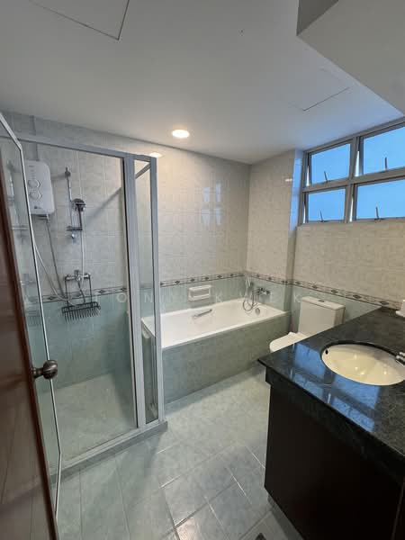 Northoaks, 20 Woodlands Cresent, 3 Bedrooms, 1,292 sqft, Condominium For Rent, by Tony Kwek, 500207109 - Bathroom - PropertyGuru.com.sg