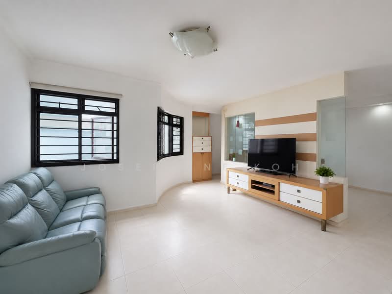 689B Choa Chu Kang Drive, 689B Choa Chu Kang Drive, 3 Bedrooms, 1,184 sqft, HDB Flat For Sale, by Josephine Koh, 500207115 - Living Room - PropertyGuru.com.sg