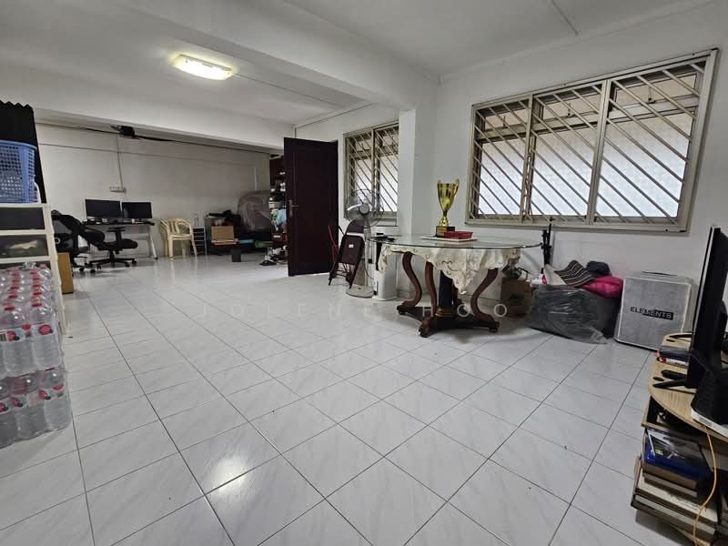 Blk 234 Yishun street 21, , 4 Bedrooms, 1,442 sqft, HDB Flat For Rent, by Jolene Hoo, 500207118 - Living Room - PropertyGuru.com.sg
