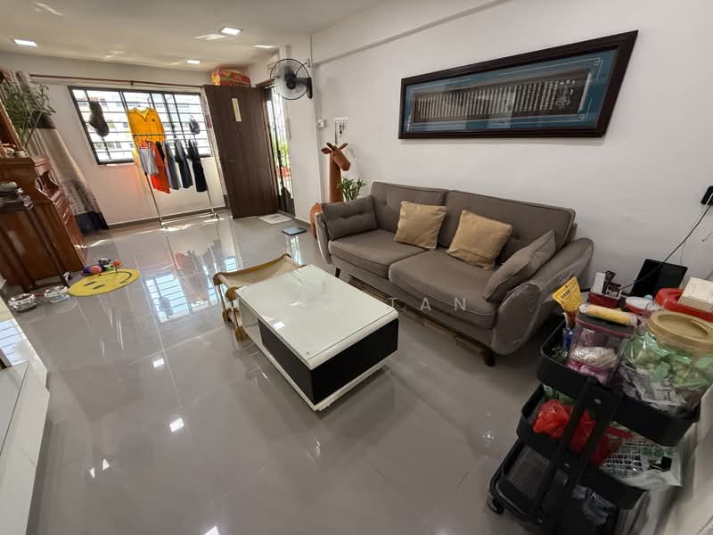 26 Teck Whye Lane, 26 Teck Whye Lane, 3 Bedrooms, 1,065 sqft, HDB Flat For Sale, by Mark Tan, 500207131 - Living Room - PropertyGuru.com.sg