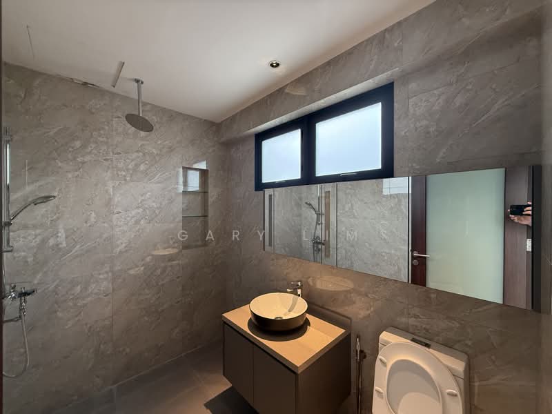 Hoover Park, Chun Tin Road, 6 Bedrooms, 4,800 sqft, Corner Terrace For Rent, by Gary Lim, 500207136 - Bathroom - PropertyGuru.com.sg