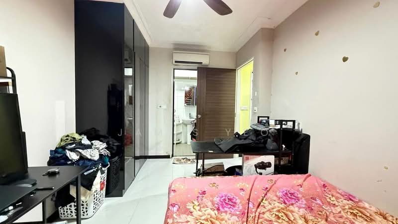 573A Woodlands Glen, 573A Woodlands Drive 16, 2 Bedrooms, 731 sqft, HDB Flat For Sale, by James Yeo, 500207158 - Bedroom - PropertyGuru.com.sg