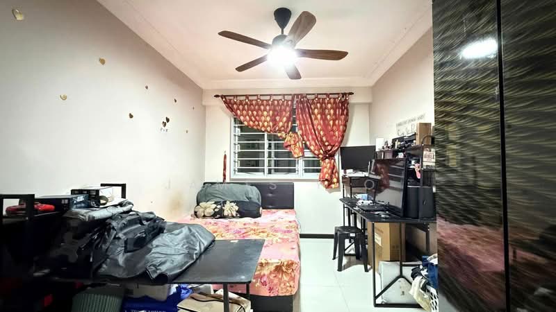 573A Woodlands Glen, 573A Woodlands Drive 16, 2 Bedrooms, 731 sqft, HDB Flat For Sale, by James Yeo, 500207158 - Bedroom - PropertyGuru.com.sg