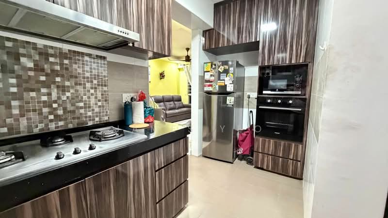 573A Woodlands Glen, 573A Woodlands Drive 16, 2 Bedrooms, 731 sqft, HDB Flat For Sale, by James Yeo, 500207158 - Kitchen - PropertyGuru.com.sg