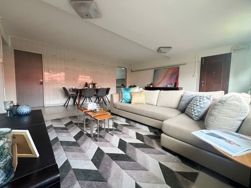 253 Yishun Ring Road, 253 Yishun Ring Road, 3 Bedrooms, 1,119 sqft, HDB Flat For Sale, by Yuna Lim, 500207167 - Living Room - PropertyGuru.com.sg