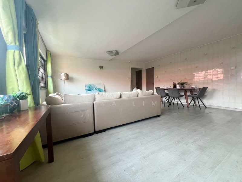 253 Yishun Ring Road, 253 Yishun Ring Road, 3 Bedrooms, 1,119 sqft, HDB Flat For Sale, by Yuna Lim, 500207167 - Living Room - PropertyGuru.com.sg