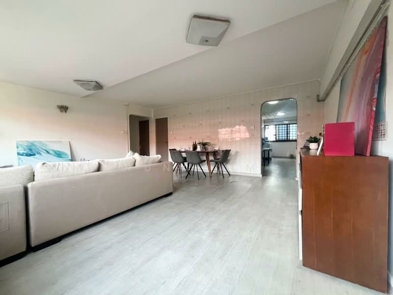 253 Yishun Ring Road, 253 Yishun Ring Road, 3 Bedrooms, 1,119 sqft, HDB Flat For Sale, by Yuna Lim, 500207167 - Living Room - PropertyGuru.com.sg