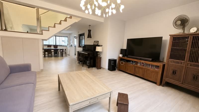 410 Jurong West Street 42, 410 Jurong West Street 42, 3 Bedrooms, 1,593 sqft, HDB Flat For Sale, by Chloe Leong (廖欣燕), 500207170 - Living Room - PropertyGuru.com.sg